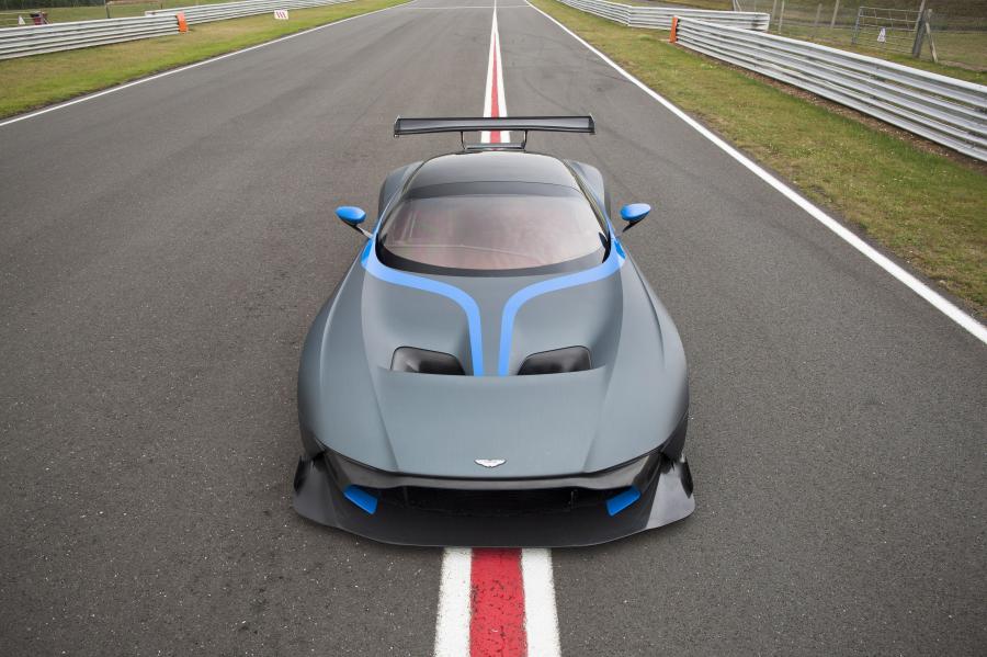  Aston Martin Vulcan 2016 года  (фото 26 из 38)